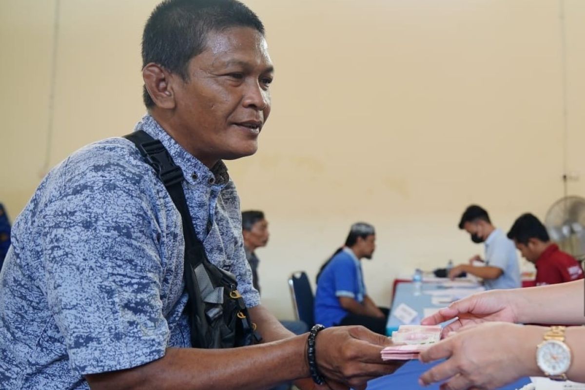 Pemkot Madiun salurkan bansos bagi penjaga makam