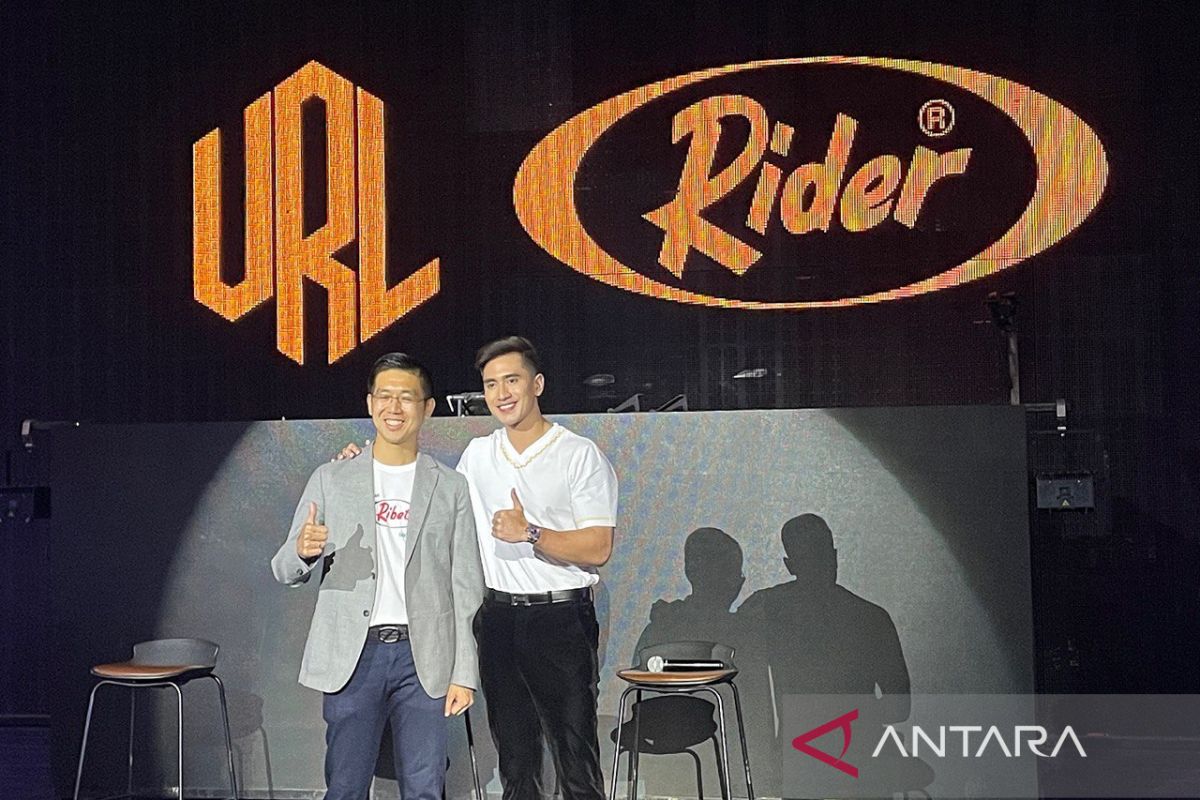 Gandeng Verrell Bramasta, Rider luncurkan koleksi baru "Rider x VRL"