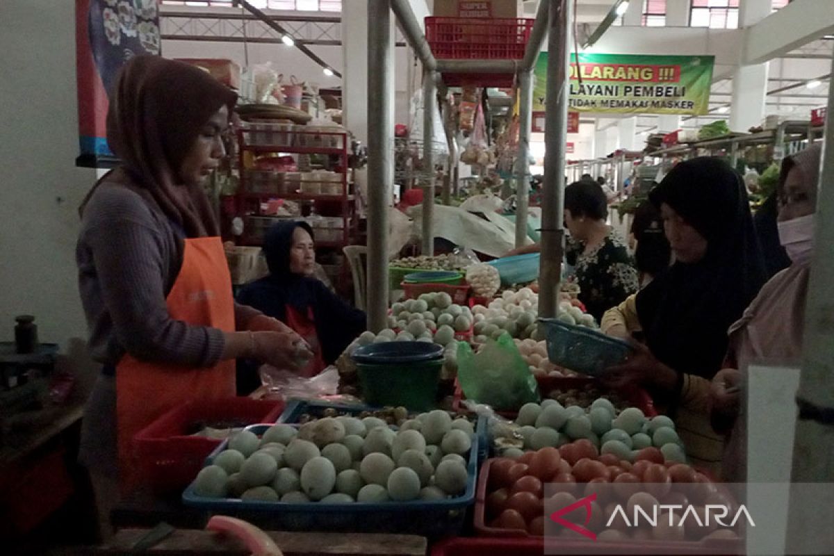 Pemkab Banyumas pantau kenaikan harga telur ayam ras