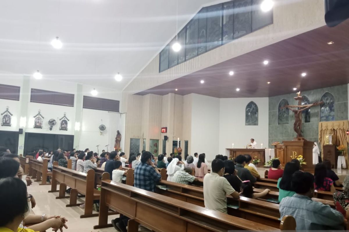Misa Kenaikan Isa Al-Masih di Gereja Regina Pacis Tanjung Pandan berjalan lancar