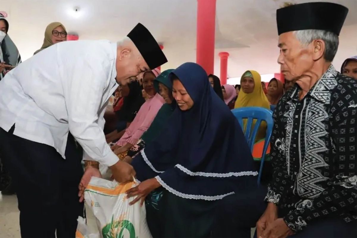 Pemkab Malang  salurkan bantuan beras kepada KPM di tiga desa
