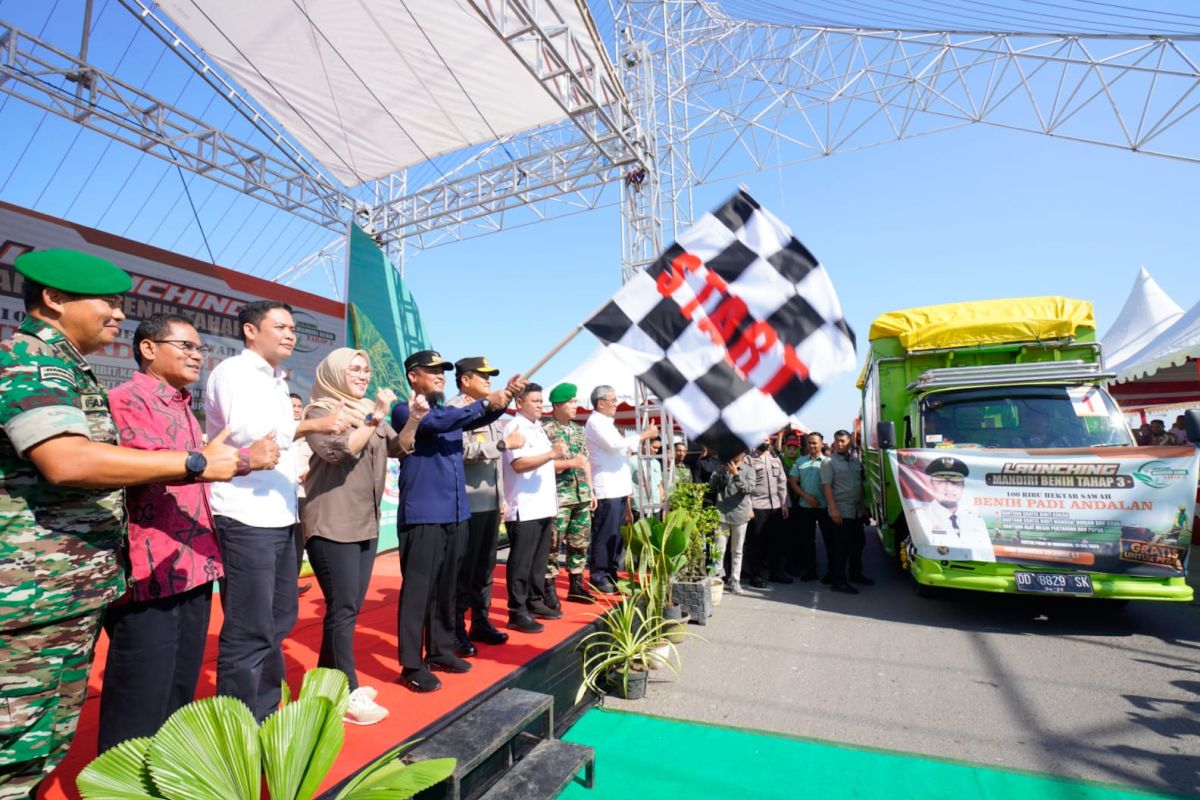 Gubernur Sulsel melepas 70 truk pengangkut salurkan program Mandiri Benih