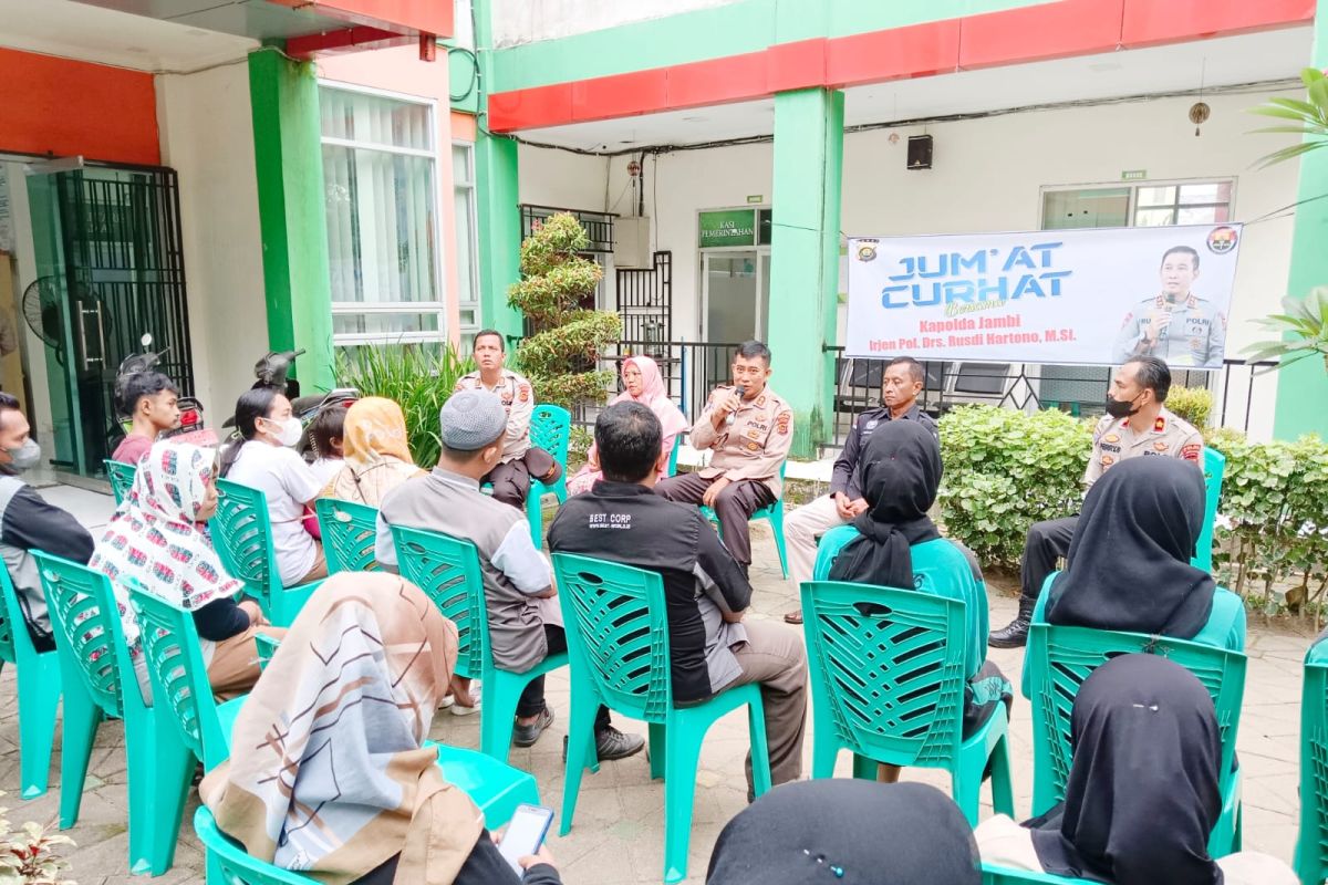 Polda Jambi gelar Jumat Curhat di Kantor Camat Pal Merah Kota Jambi