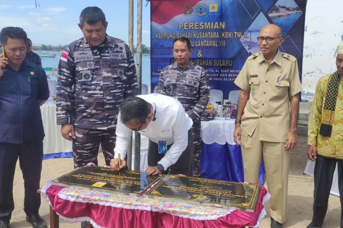 PLN NTT gandeng TNI AL manfaatkan FABA untuk bangun jalan di Sulamu