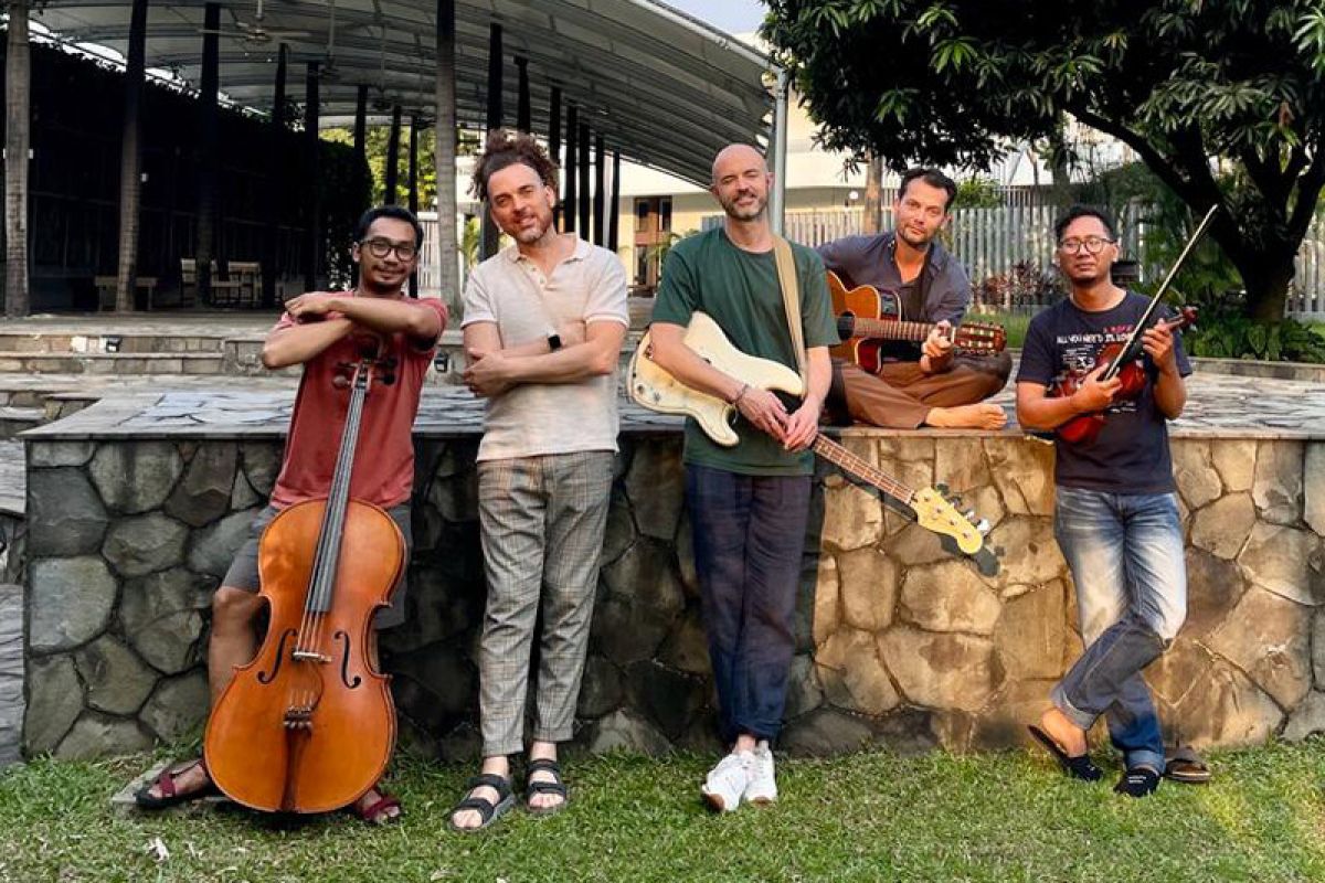 Musisi Robin hubungkan budaya Belanda dan Indonesia lewat musik