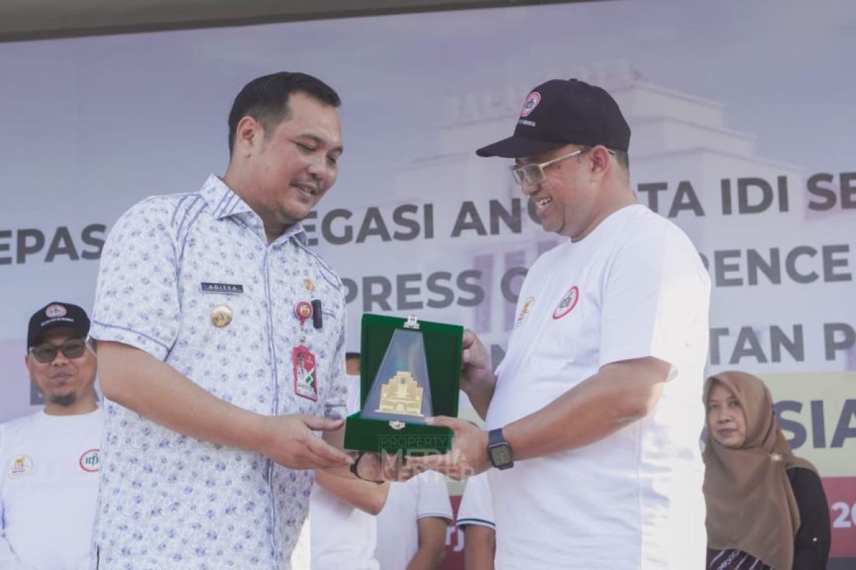 Wali Kota Aditya lepas delegasi anggota Ikatan Dokter Indonesia