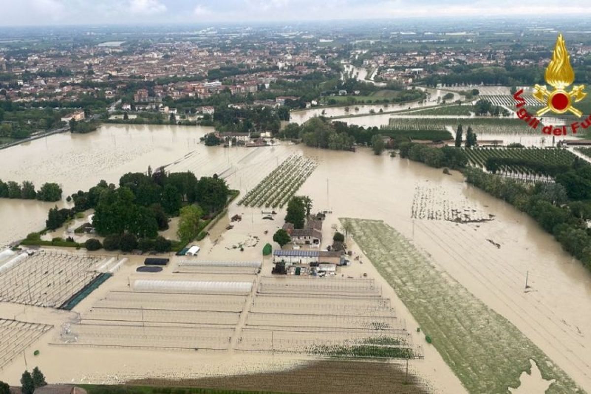 Korban tewas akibat banjir dahsyat di Italia naik menjadi 13 orang