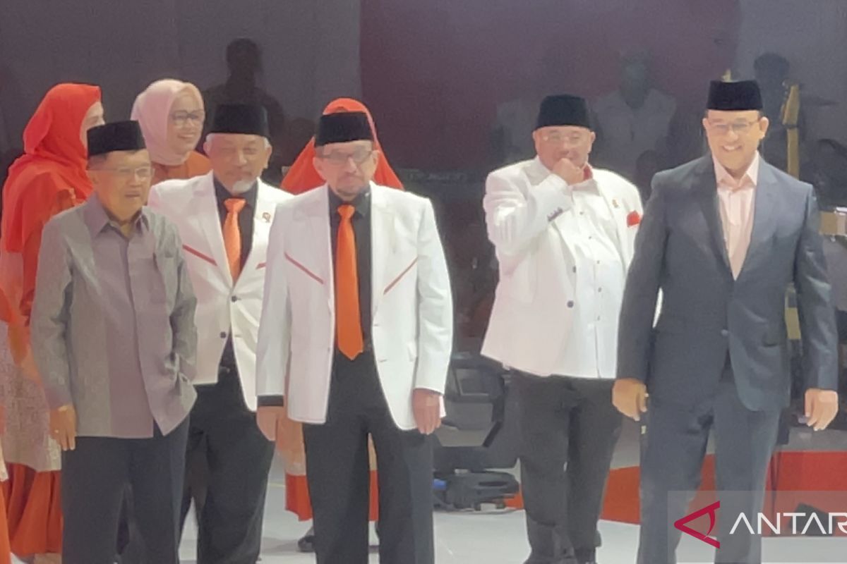 Anies Baswedan dan Jusuf Kalla melangkah bersama di panggung Milad Ke-21 PKS