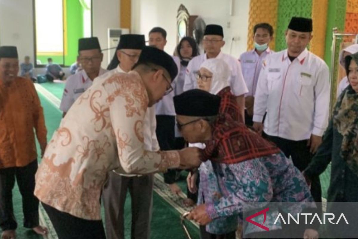 Wali Kota Samarinda lepas 581 calom haji dalam acara manasik