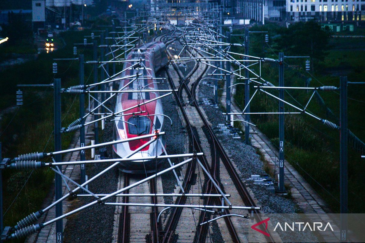 Polda Jabar ingatkan warga tak dirikan apa pun di jalur kereta cepat