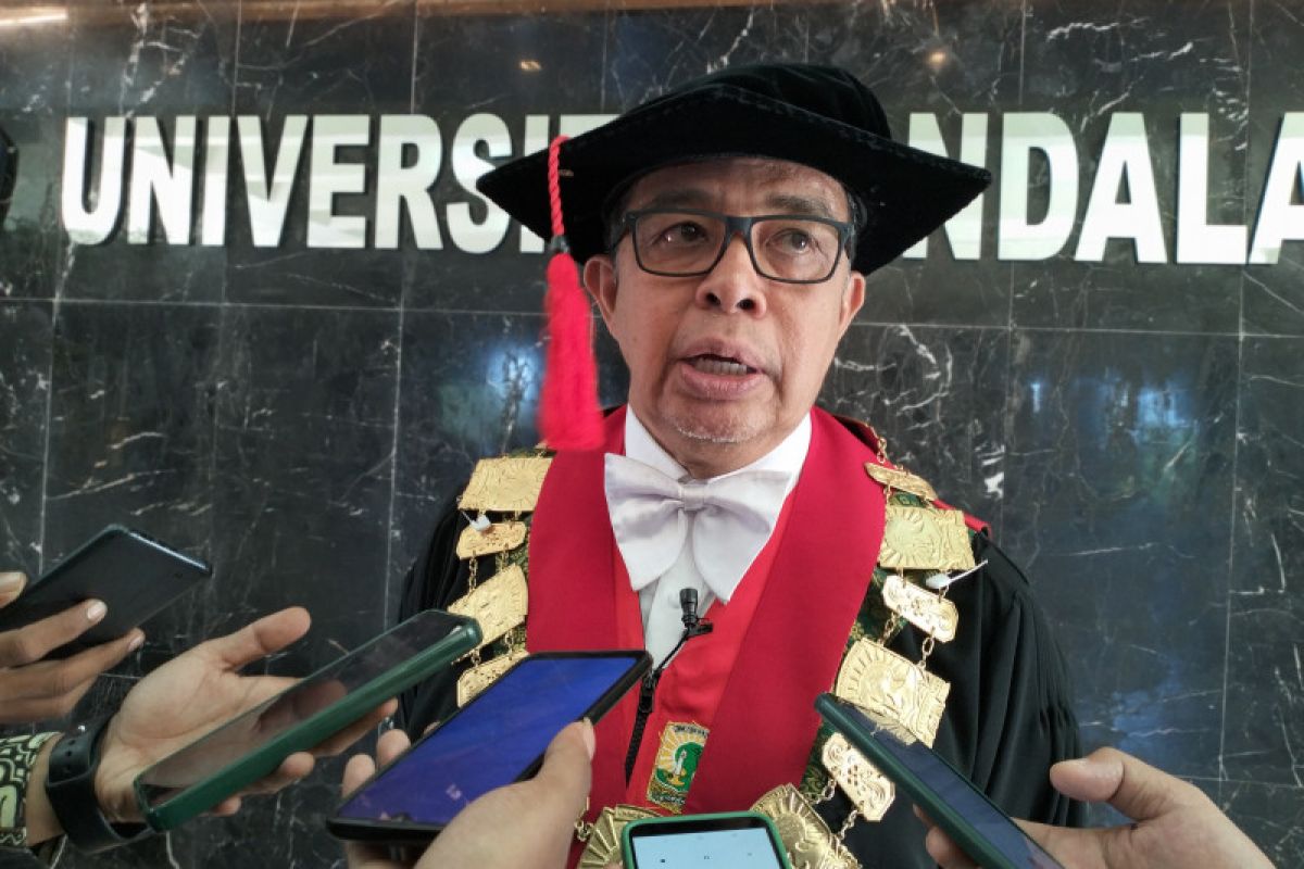 Rektor berpesan wisudawan pegang prinsip belajar sepanjang hayat