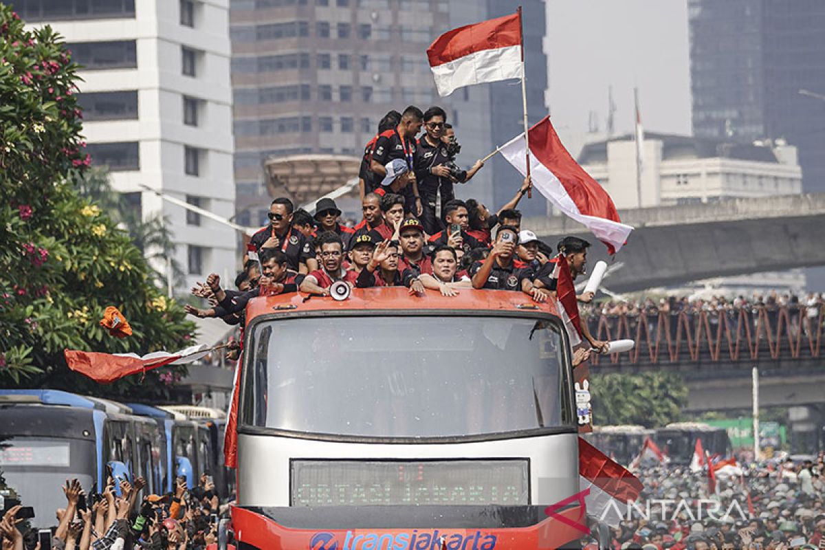 DKI kemarin, arak-arakan timnas dan RUU Kekhususan diserahkan ke DPR