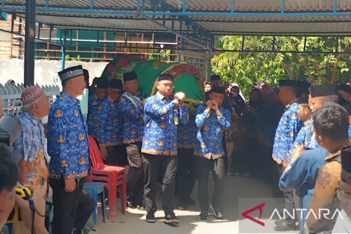 Bupati dan Wabup Labura usung keranda Timbul Hasibuan