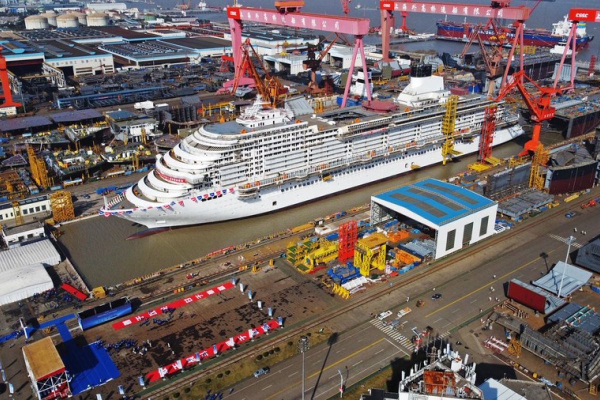China umumkan nama kapal pesiar besar pertama