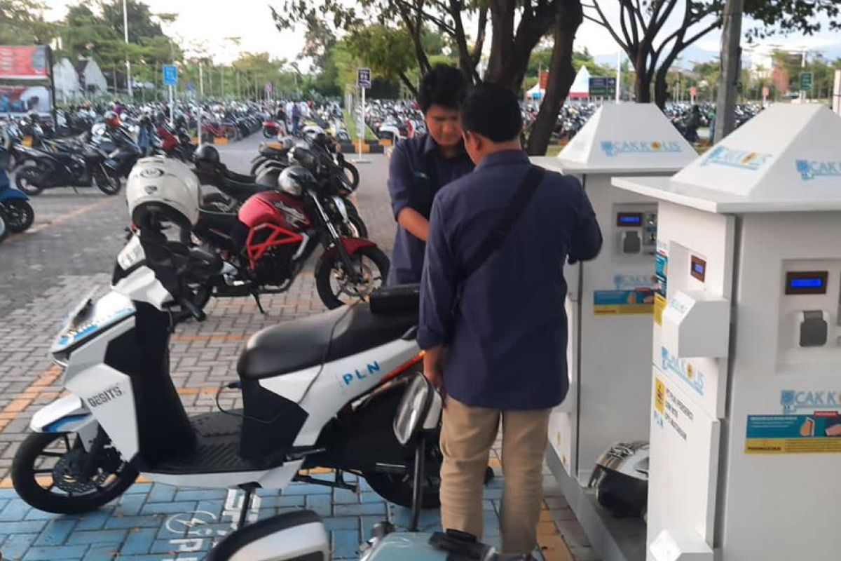 Hanya Rp500 bisa isi baterai motor listrik di Lombok Epicentrum Mall