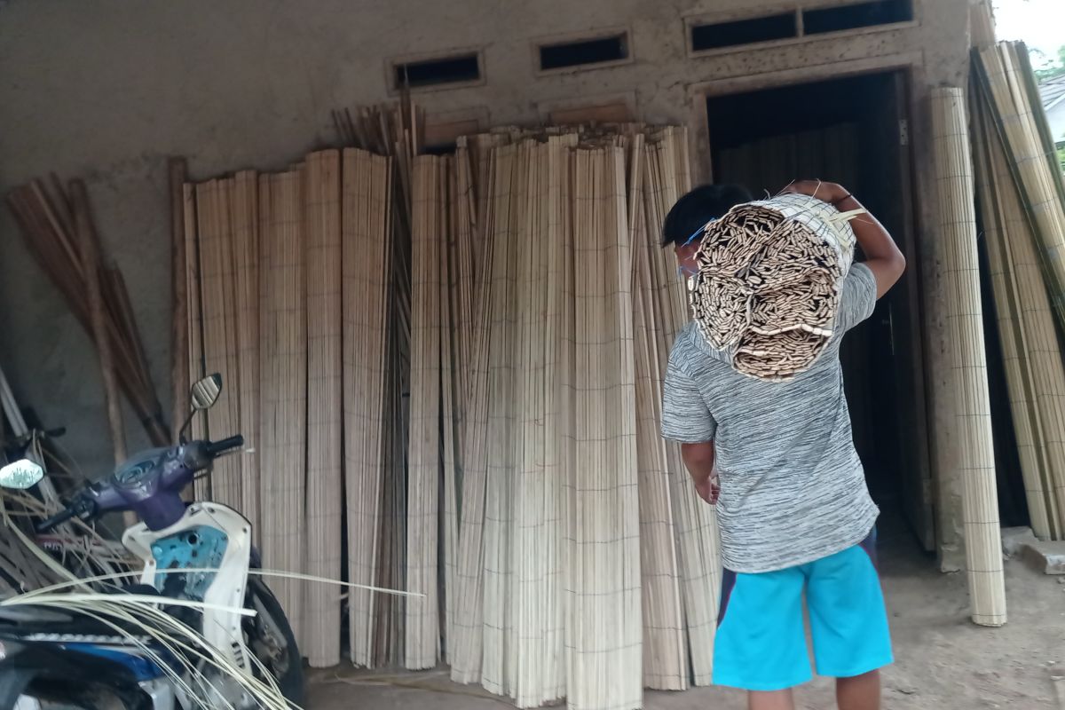 Perajin kerai bebaskan kampung dari kemiskinan  di Kabupaten Lebak