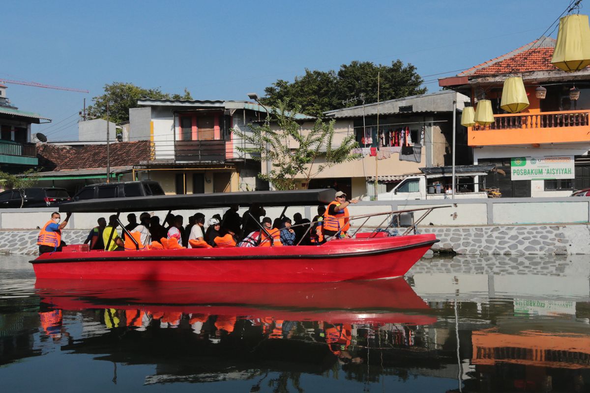 Taman Asreboyo Ngagel dilengkapi wahana perahu air