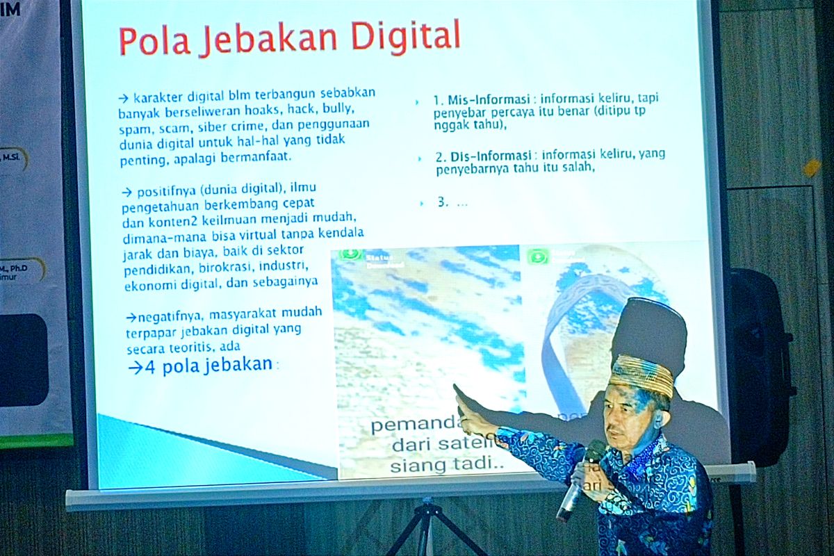 Jurnalis senior ANTARA Edy M Yakub bedah buku Kesalehan Digital bersama IPNU Jatim di Pasuruhan