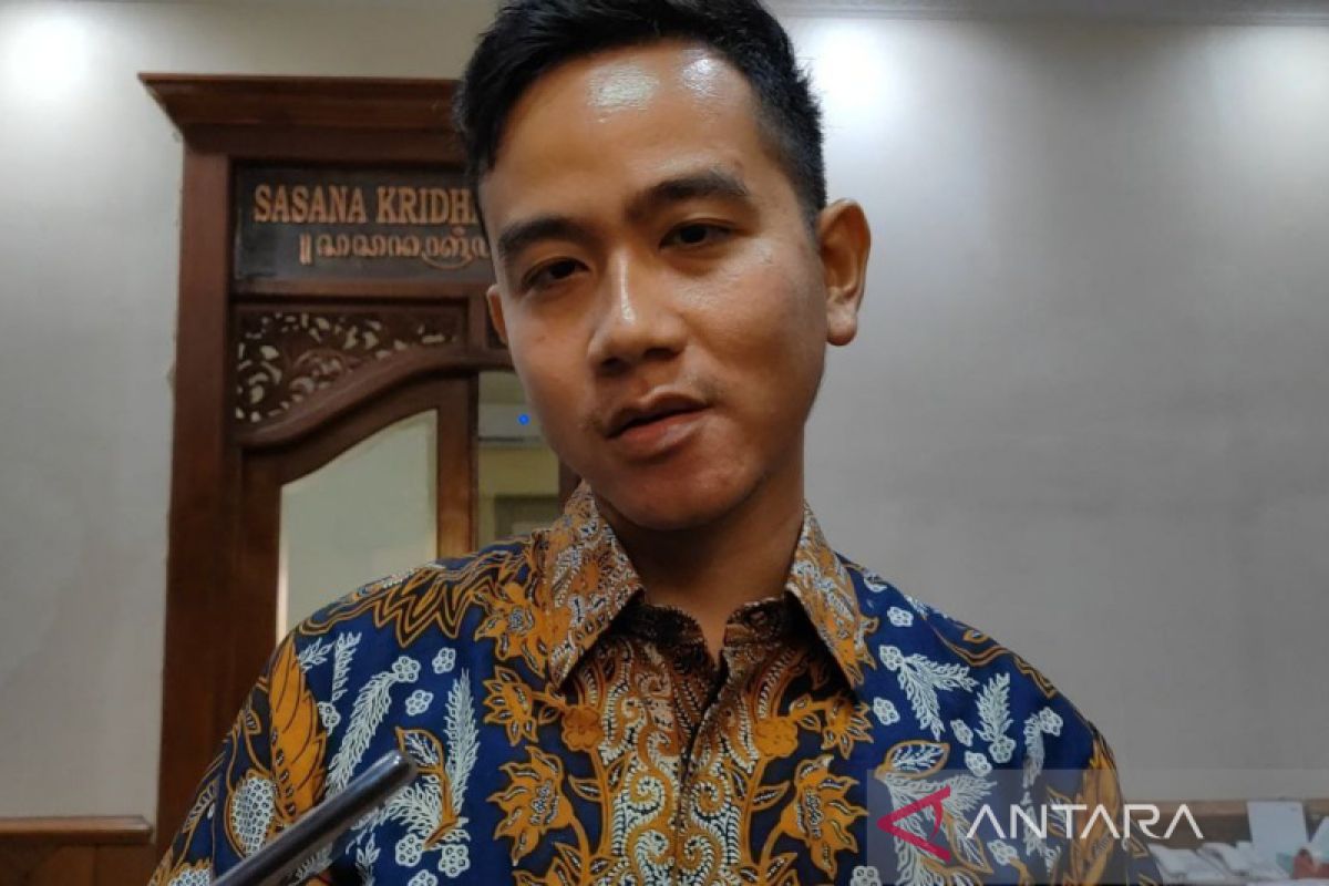 Surakarta kekurangan 300an guru, Gibran pastikan tidak ganggu KBM