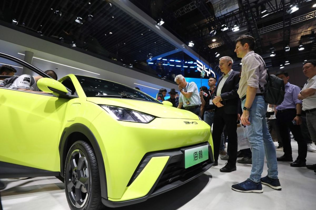 Mobil listrik jadi motor pertumbuhan utama pasar otomotif China