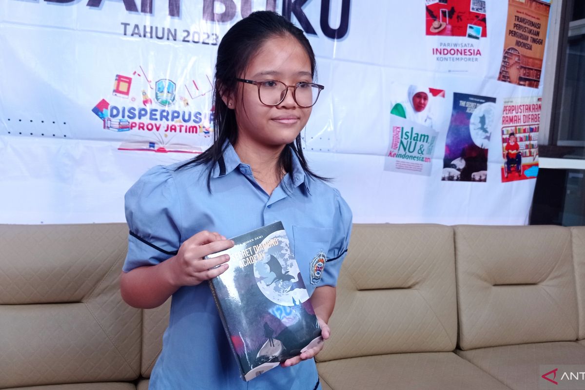 Siswi SMP di Surabaya luncurkan novel fantasi ajak masyarakat hargai perbedaan