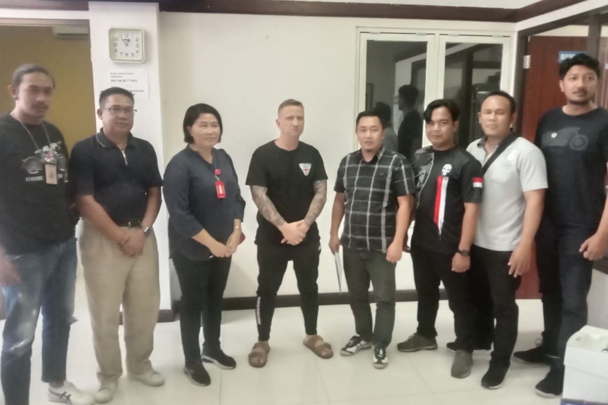 Polda Bali tahan WN Kanada buronan interpol terlibat kasus penipuan