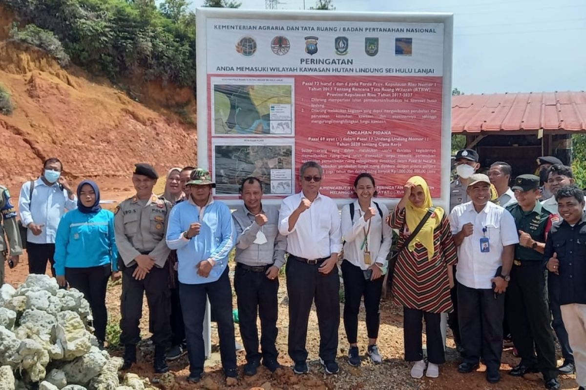 Ministry takes legal action against land mafia in Batam