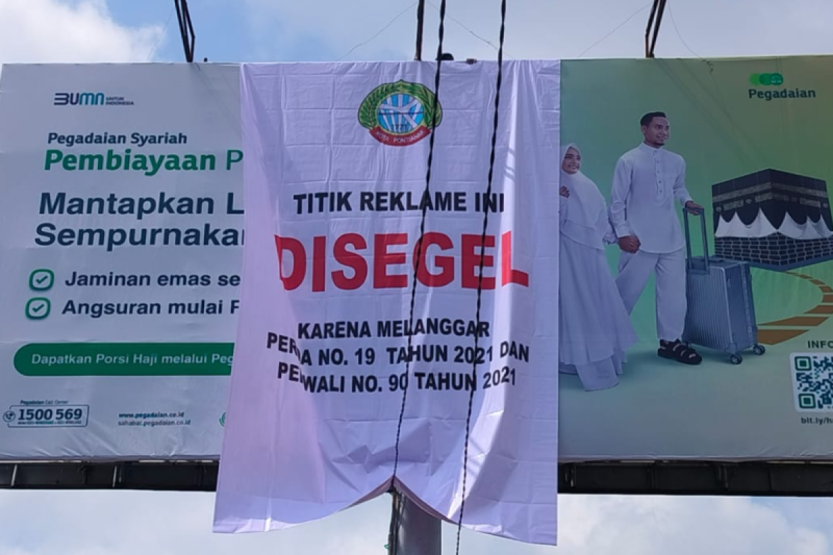 BKD segel berbagai reklame yang terpasang di jalan-jalan di Pontianak