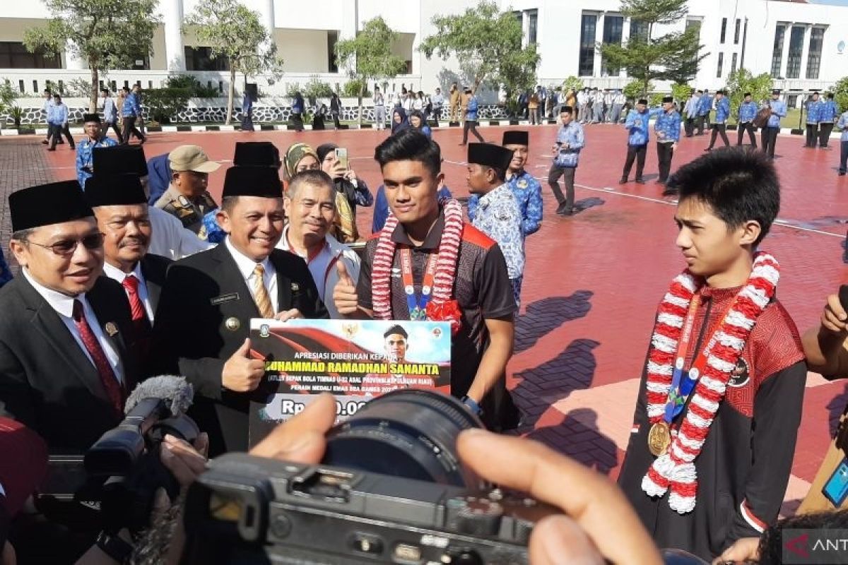 Gubernur Kepri  berikan bonus Rp100 juta peraih emas SEA Games Kamboja