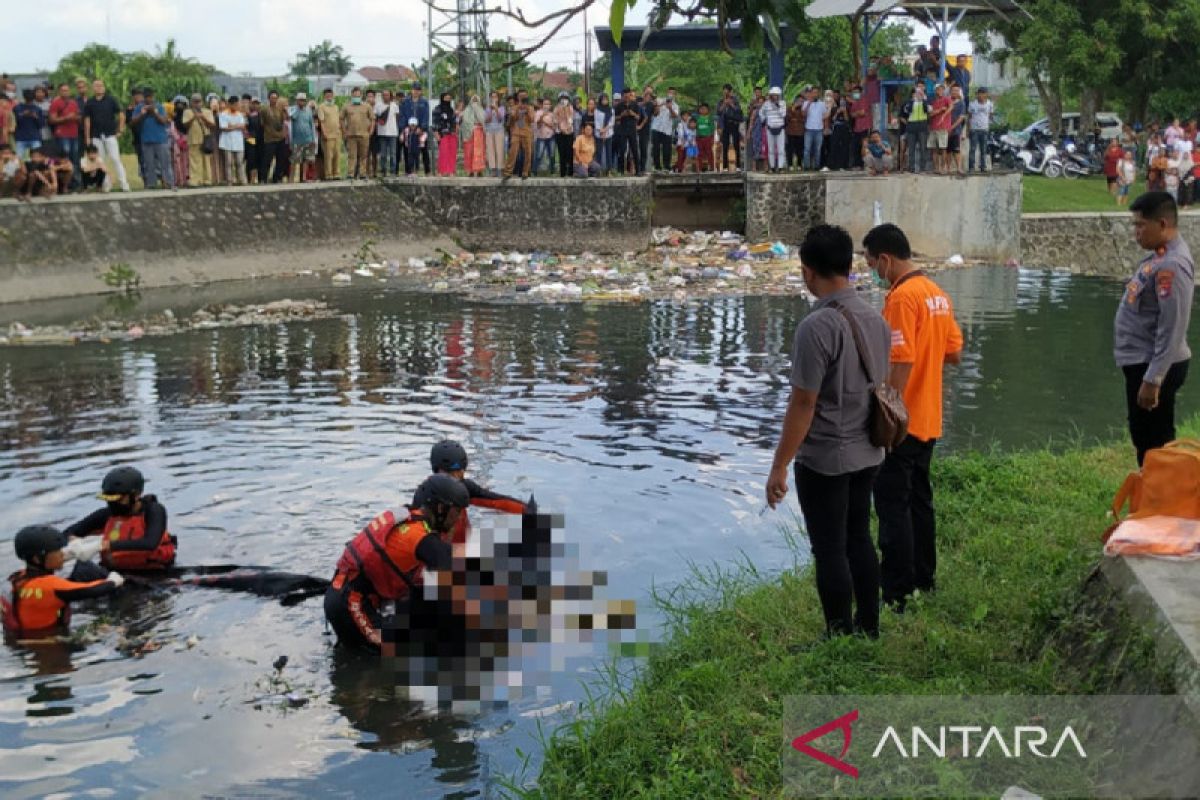 Polresta menelusuri identitas mayat pria mengapung di Sungai Pesongoran