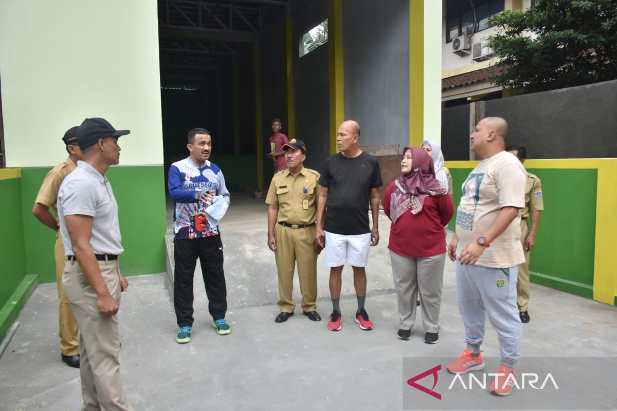 TPS Kelurahan Dukuh dilengkapi bank sampah dan "urban farming"