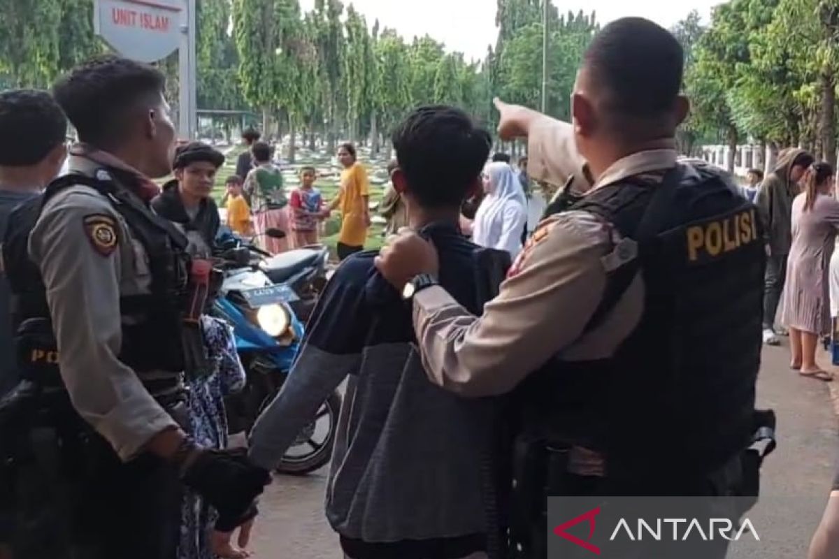 Lima pelajar hendak tawuran ditangkap polisi di Jakarta Timur