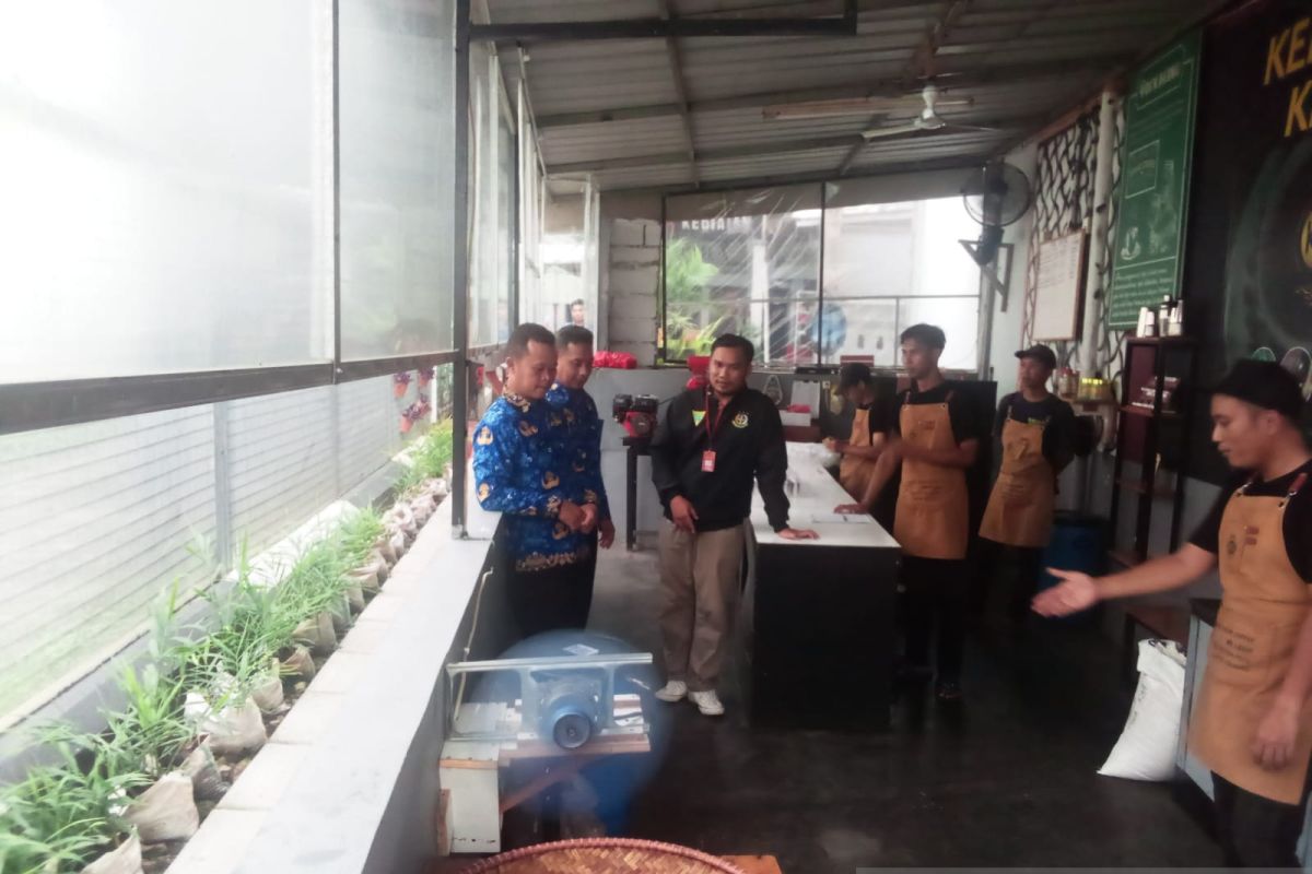 Senyum Lebar Warga Binaan Rutan Kelas I Depok di Hari Kebangkitan Nasional