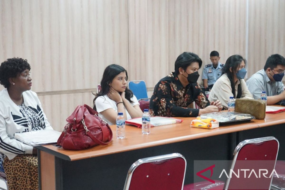 Ajukan Jadi WNI, Sembilan WNA Jalani Pemeriksaan Dokumen dan Uji Materi Permohonan Pewarganegaraan Indonesia