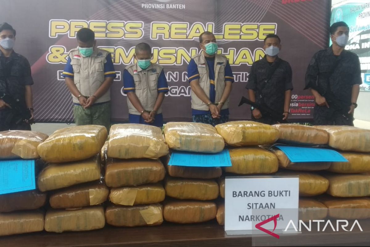 BNN Banten tangkap seorang kurir ganja