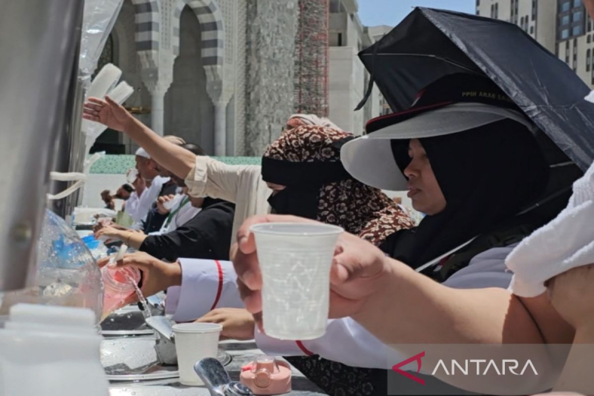 Anash: Jamaah haji yang menderita darah tinggi harus serius minum air putih dan obat-obatan.