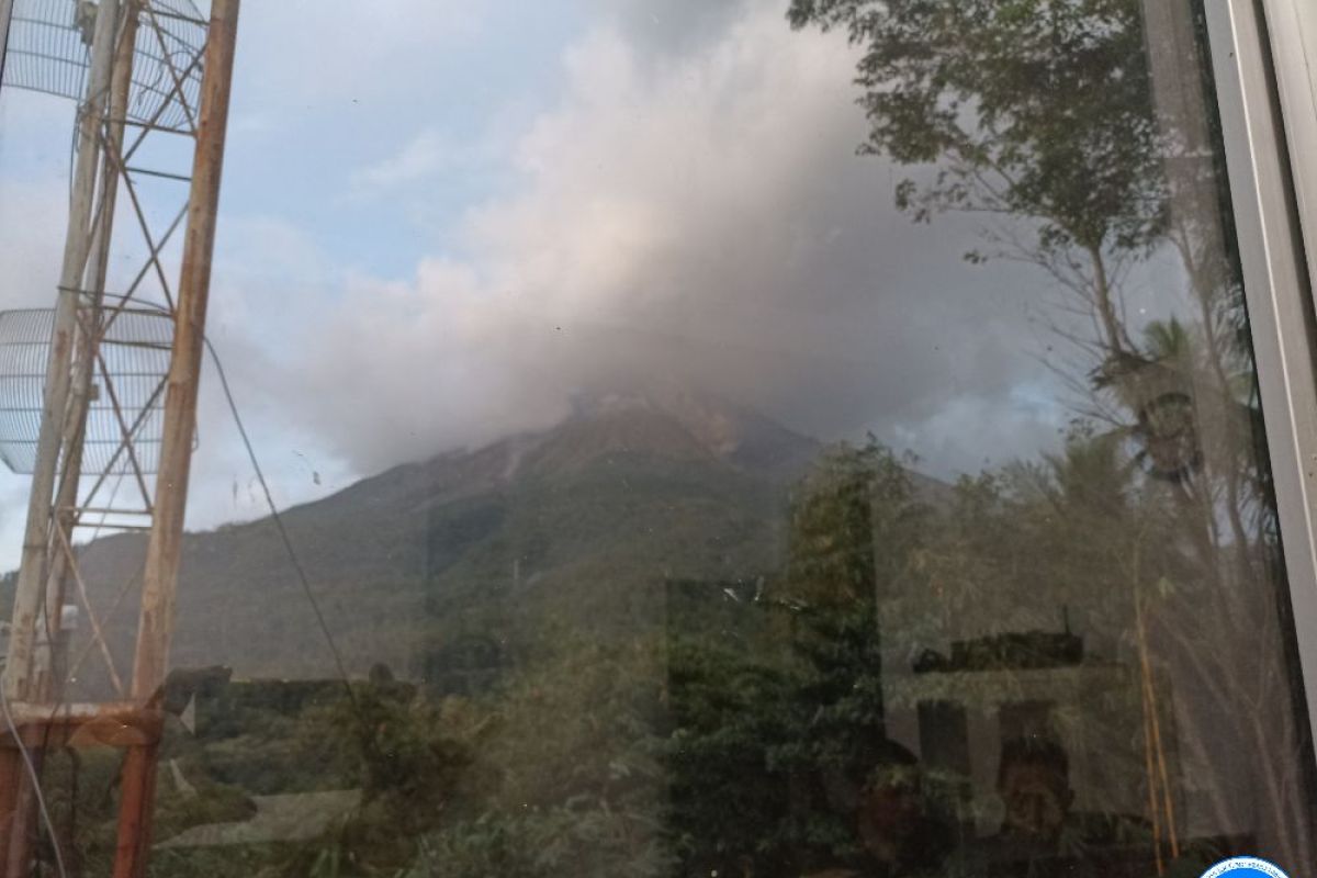 Luncuran lava pijar Gunung Api Karangetang capai 1.500 meter