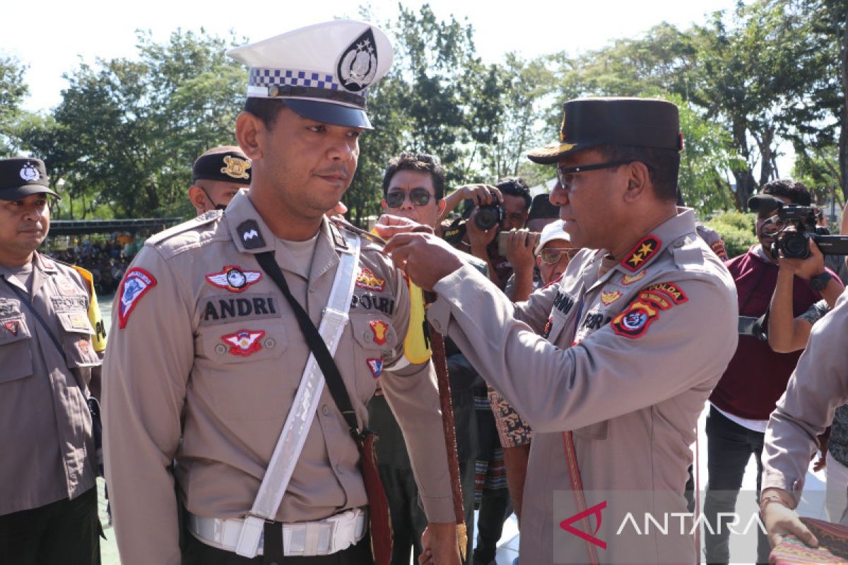 Kapolda NTT kukuhkan 432 Polisi RW untuk Kota Kupang