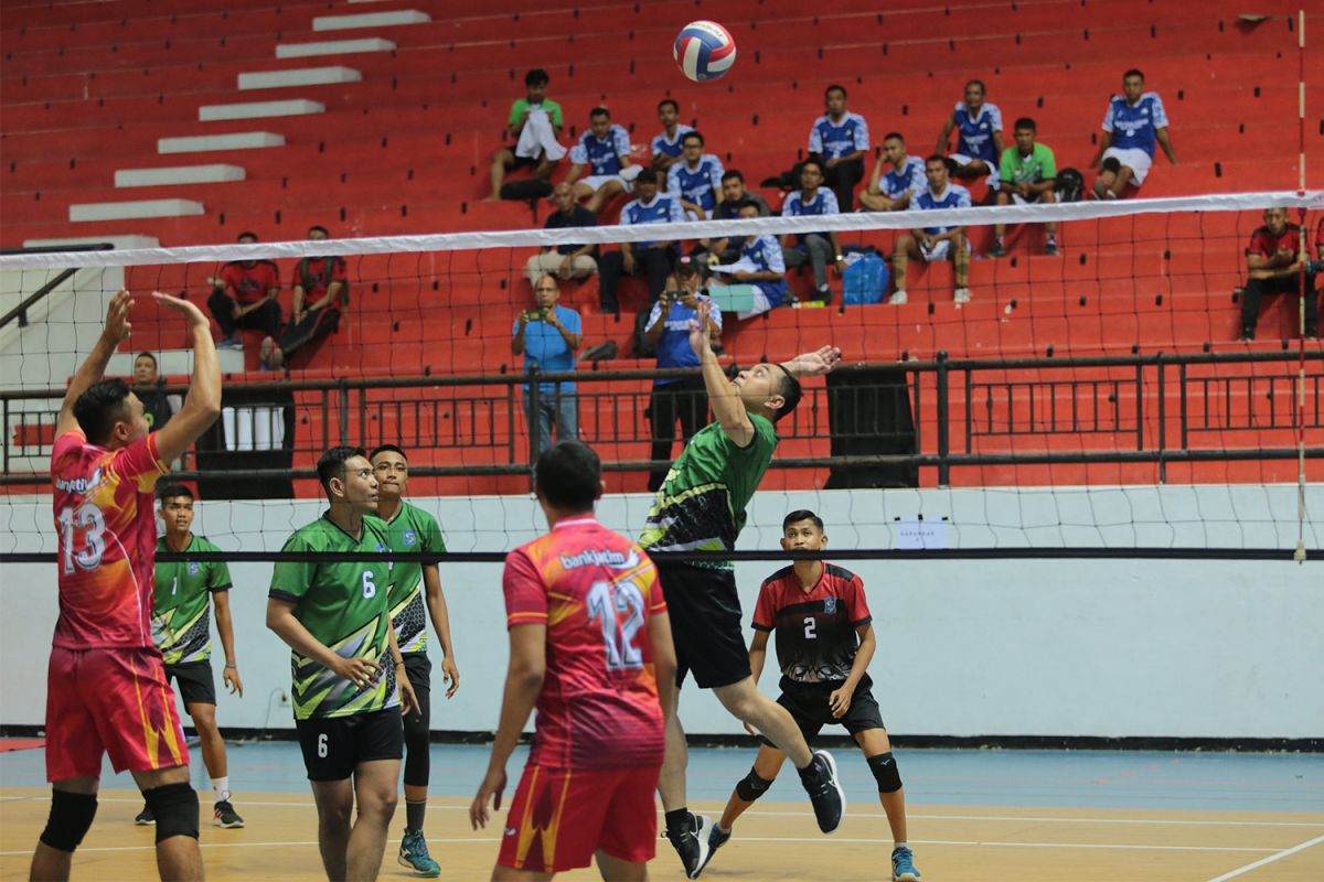 Pemkot Surabaya menggelar kejuaraan bola voli antarinstansi se-jawa Timur