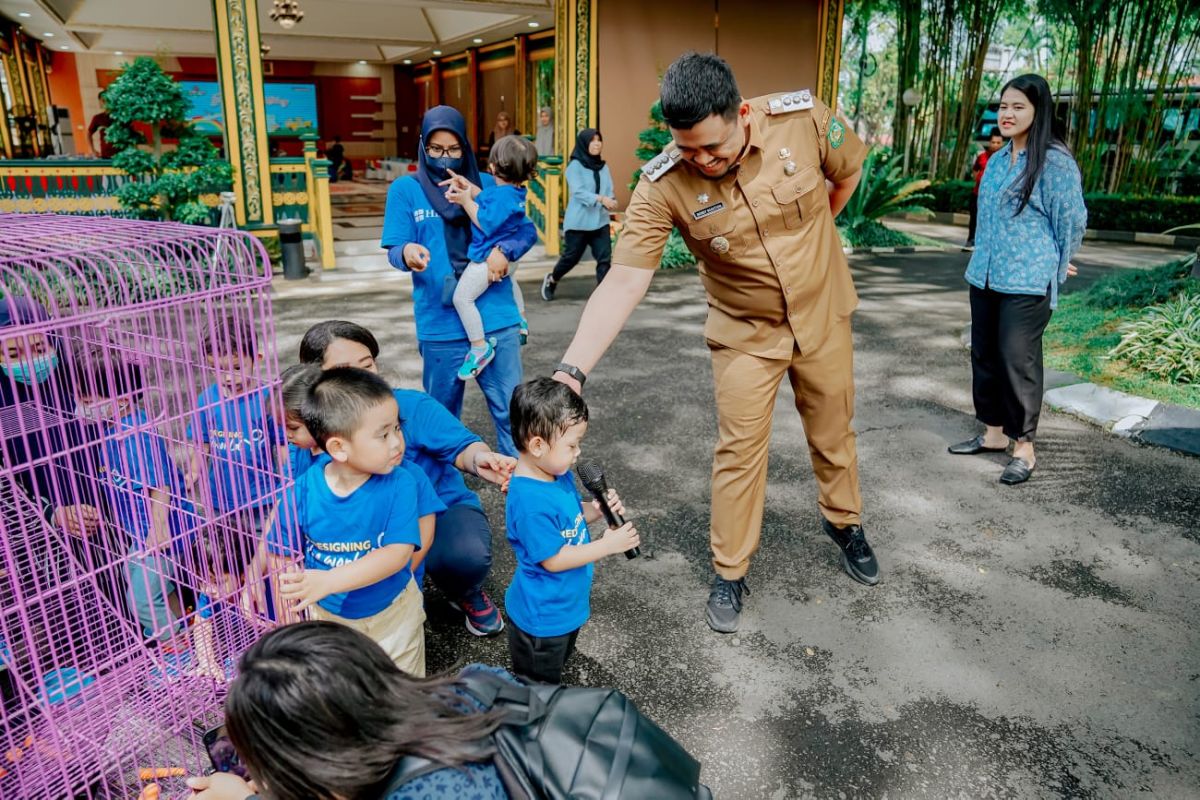 Bobby bersama Kahiyang sambut hangat study tour playgroup sekolah