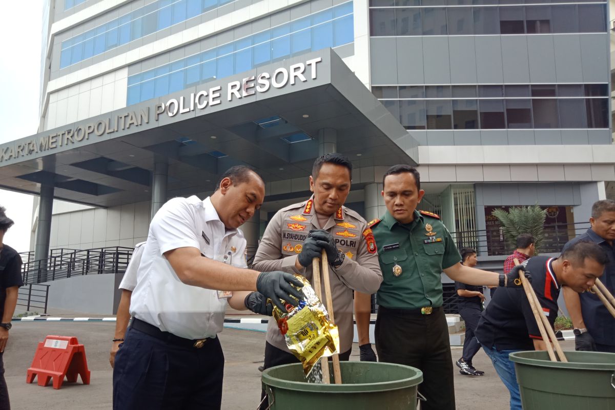 Pemkot Jakbar imbau warga waspadai peredaran narkoba