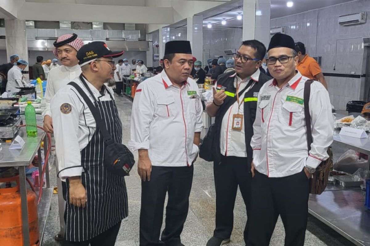 Dapur katering siap sajikan menu nusantara bagi jamaah Indonesia
