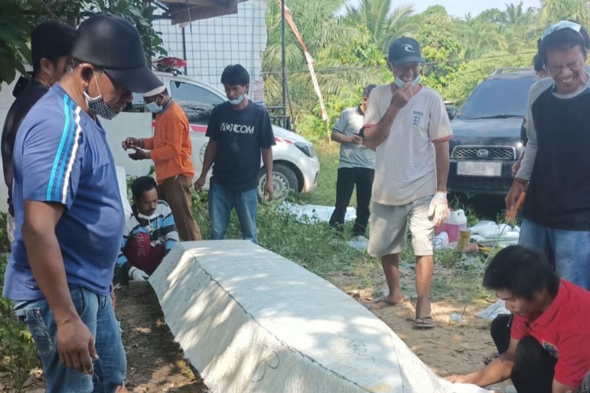 Pelaku industri di Kabupaten Paser dilatih membuat perahu berbahan fiber