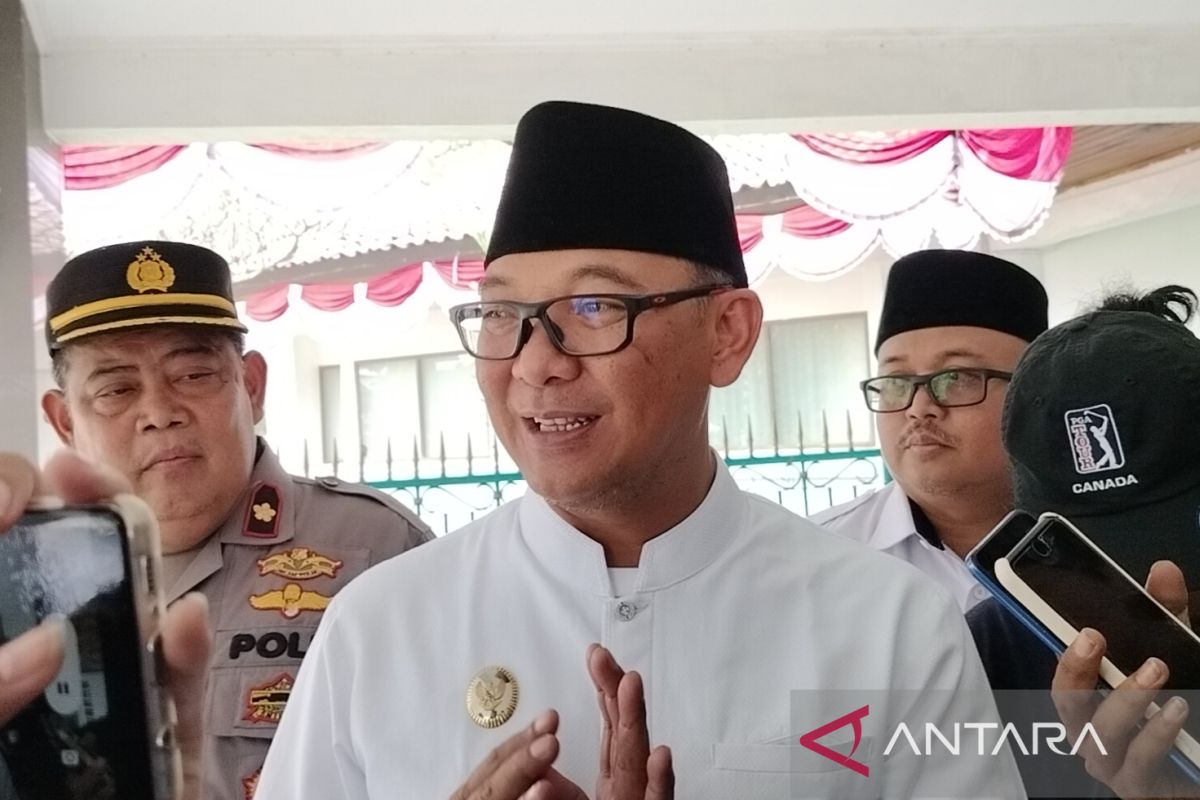 Plt Bupati Bogor ingatkan calon haji jangan "kampanye" di depan ka'bah