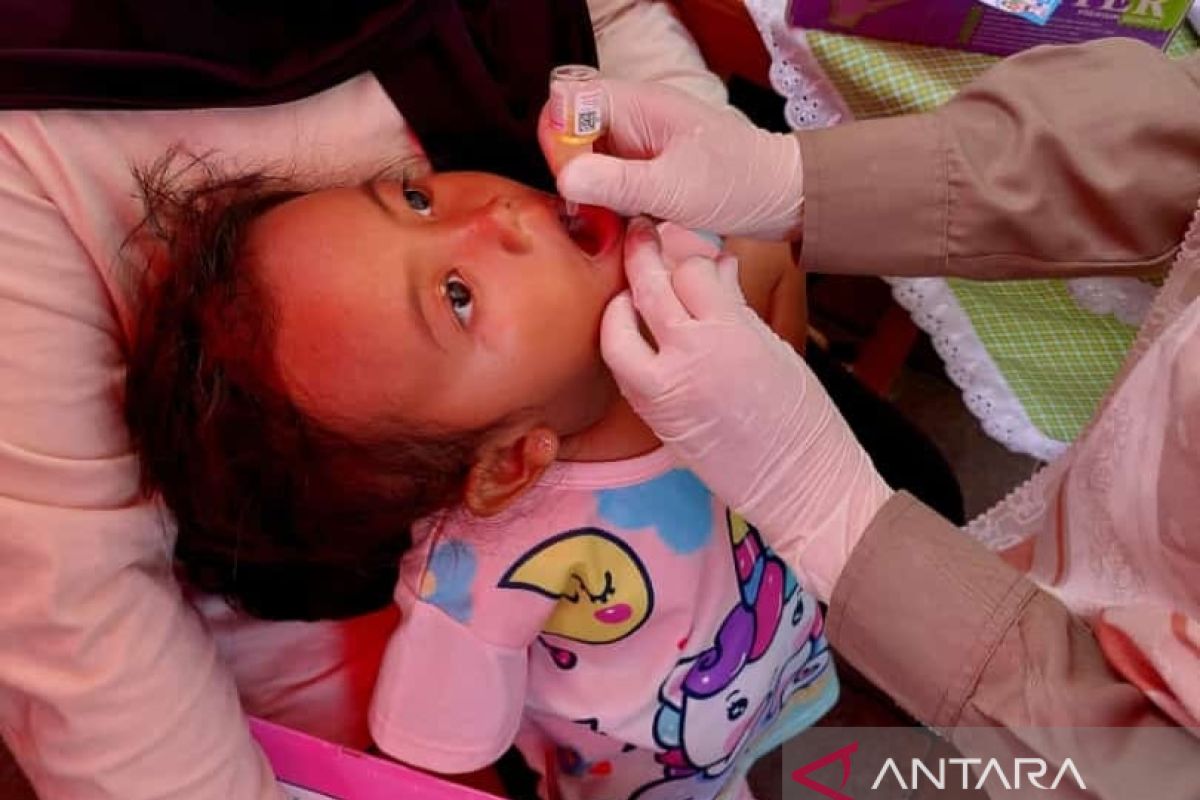 Puskesmas 32 kota dan Alfamart target imunisasi polio 10.000 balita