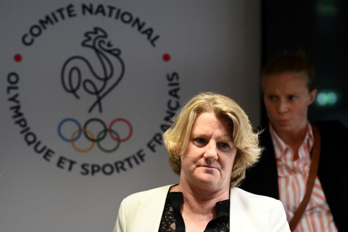 Presiden CNOSF Brigitte Henriques mundur menjelang Paris 2024