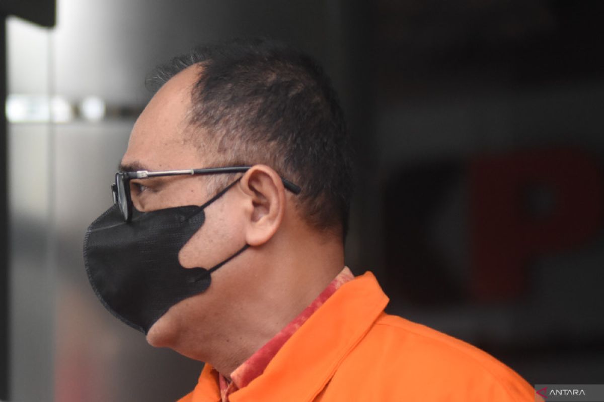 KPK memanggil Kepala KPP Jakarta Timur Wahono Saputro