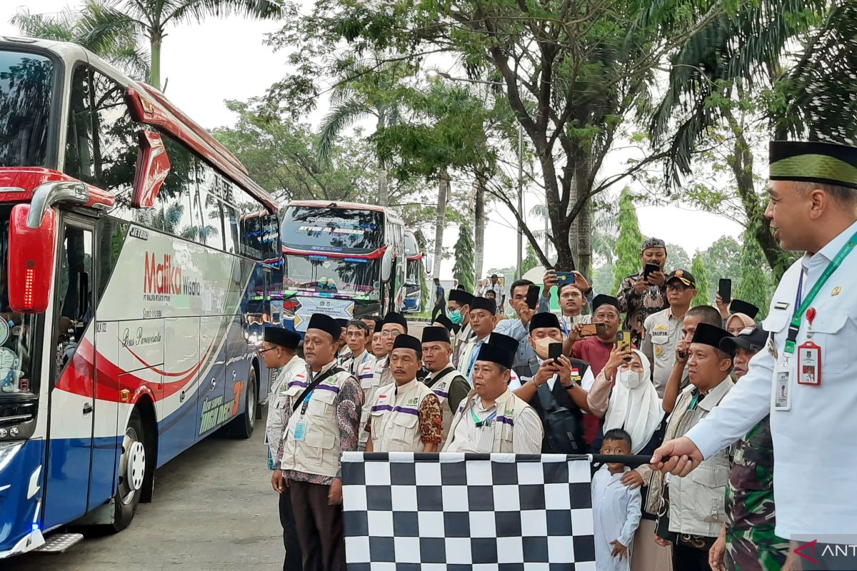 384 jamaah calon haji Kabupaten Tangerang dilepas ke Arab Saudi