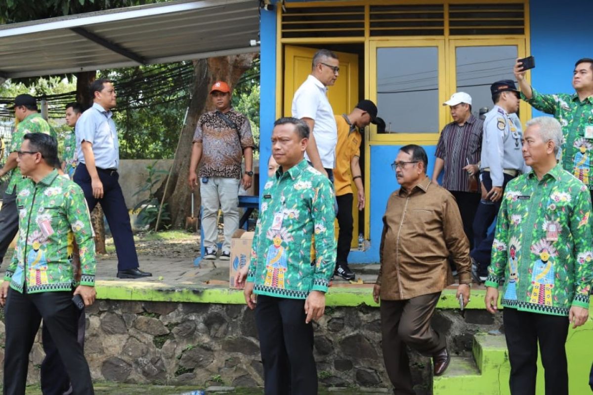 Pemkot Jaksel revitalisasi saluran air Kebon Baru untuk atasi banjir