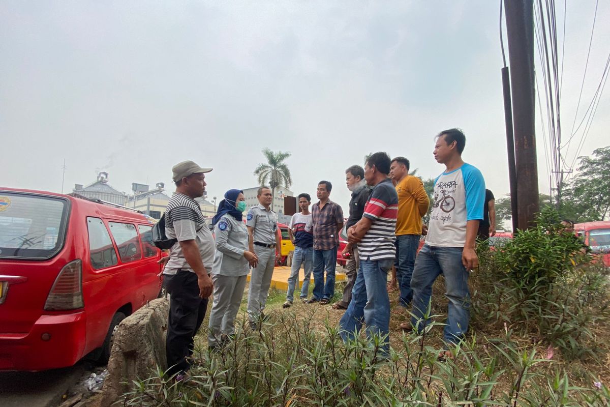 Kunjungan Petugas Jasa Raharja ke Pemilik Angkutan Umum Perorangan di Wilayah Gorda, Kabupaten Serang